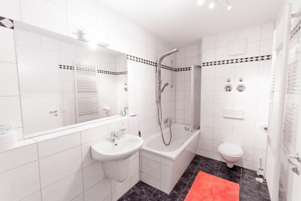 The entire apartment 4 you in the hearth of Berlin