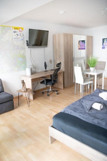 The entire apartment 4 you in the hearth of Berlin