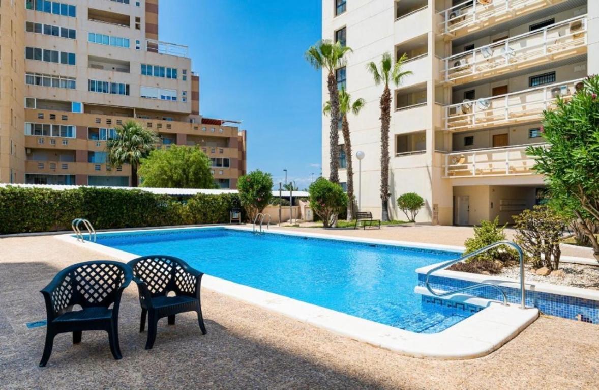 Beautiful sea view apartment close to beach with pool