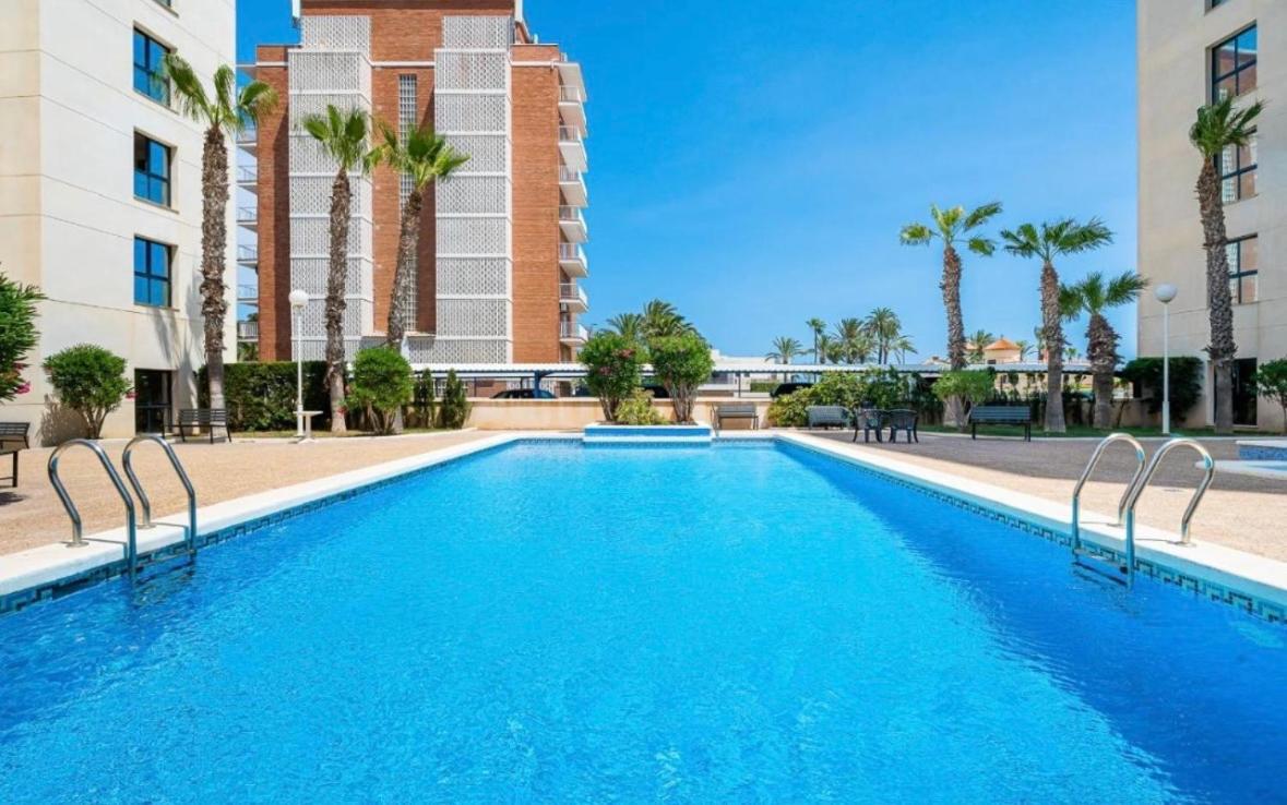 Beautiful sea view apartment close to beach with pool