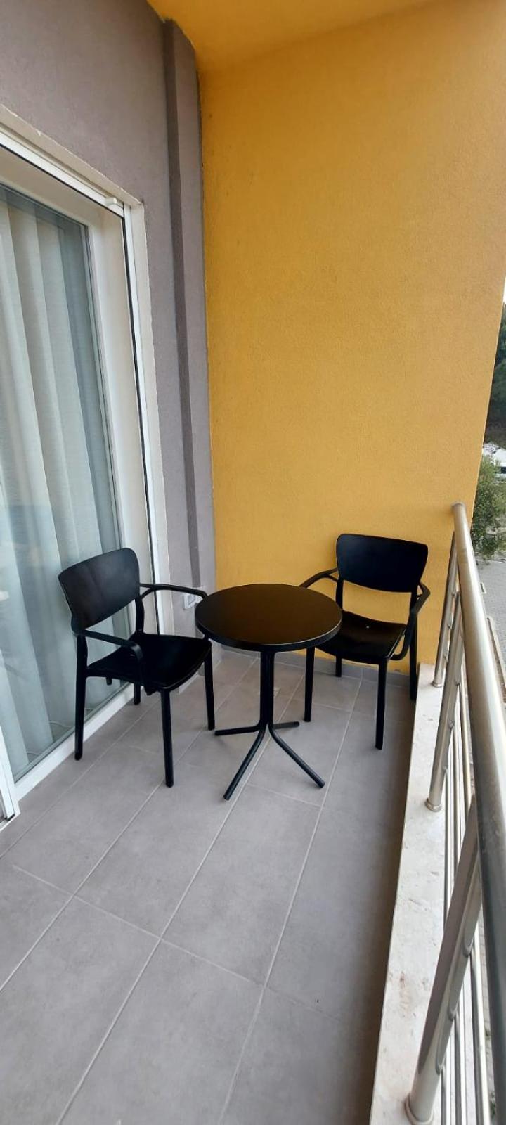 Vaso apartment, Qerret