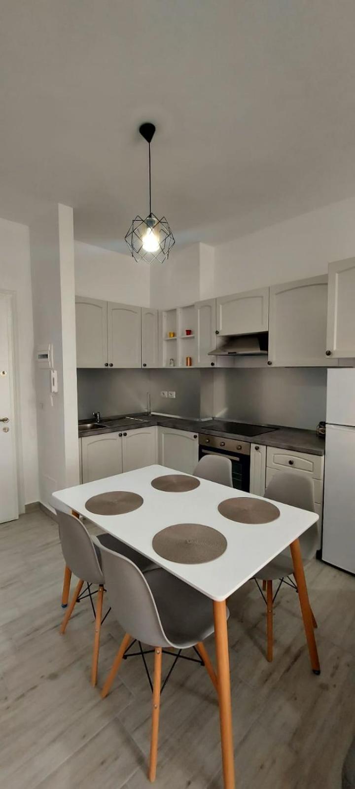 Vaso apartment, Qerret