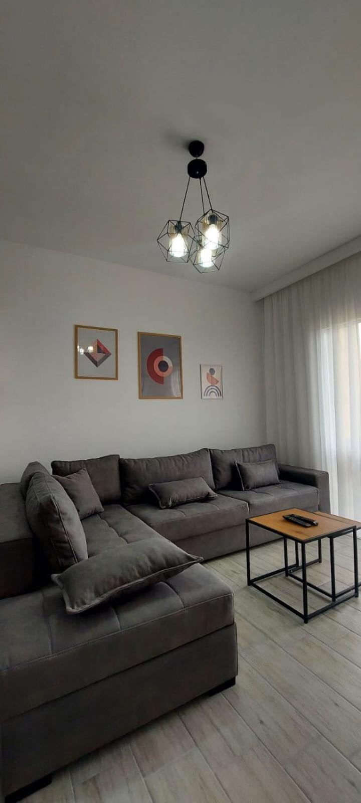 Vaso apartment, Qerret