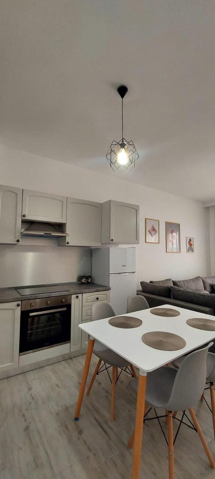 Vaso apartment, Qerret
