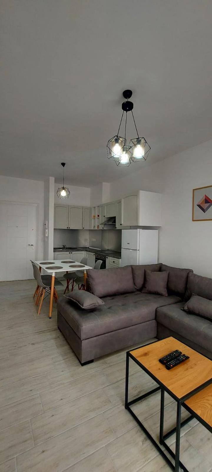 Vaso apartment, Qerret
