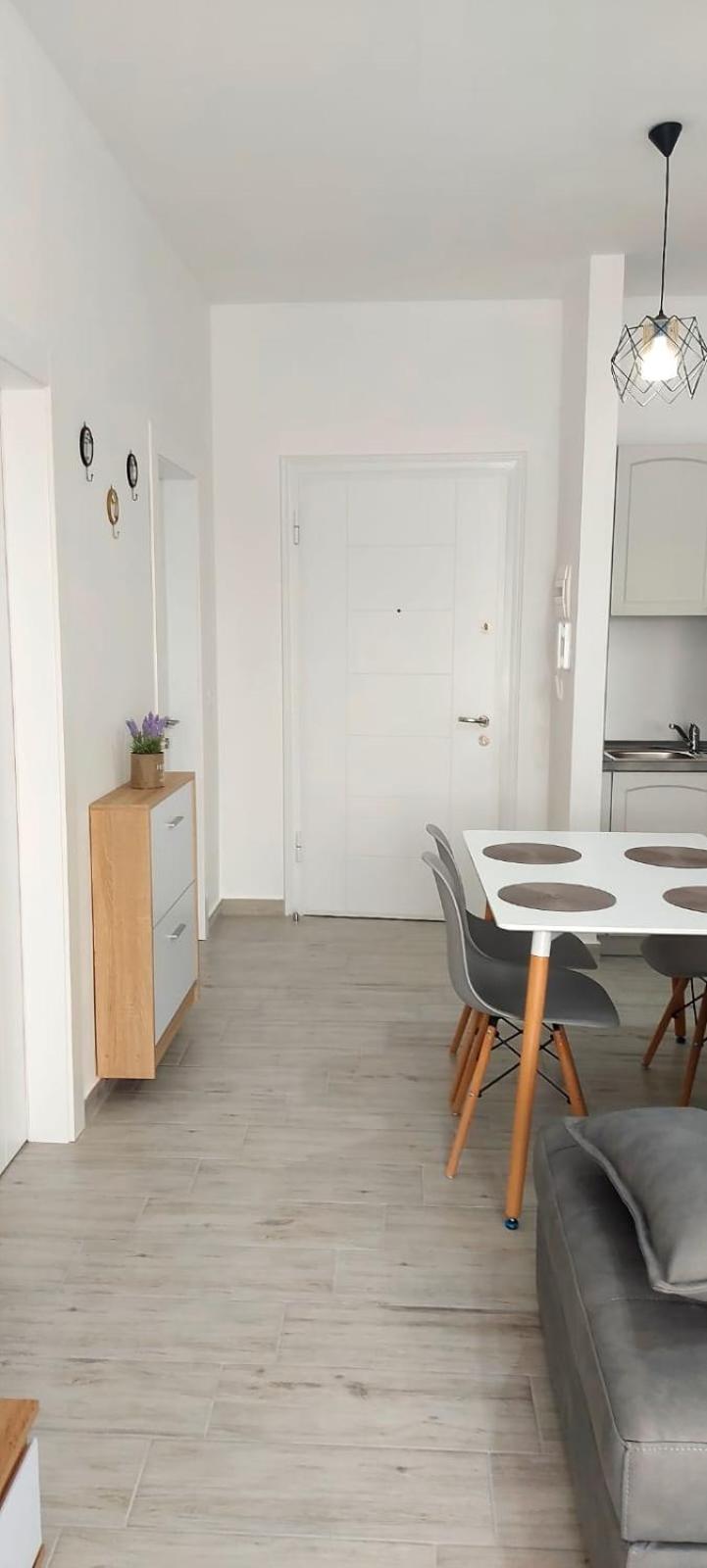 Vaso apartment, Qerret