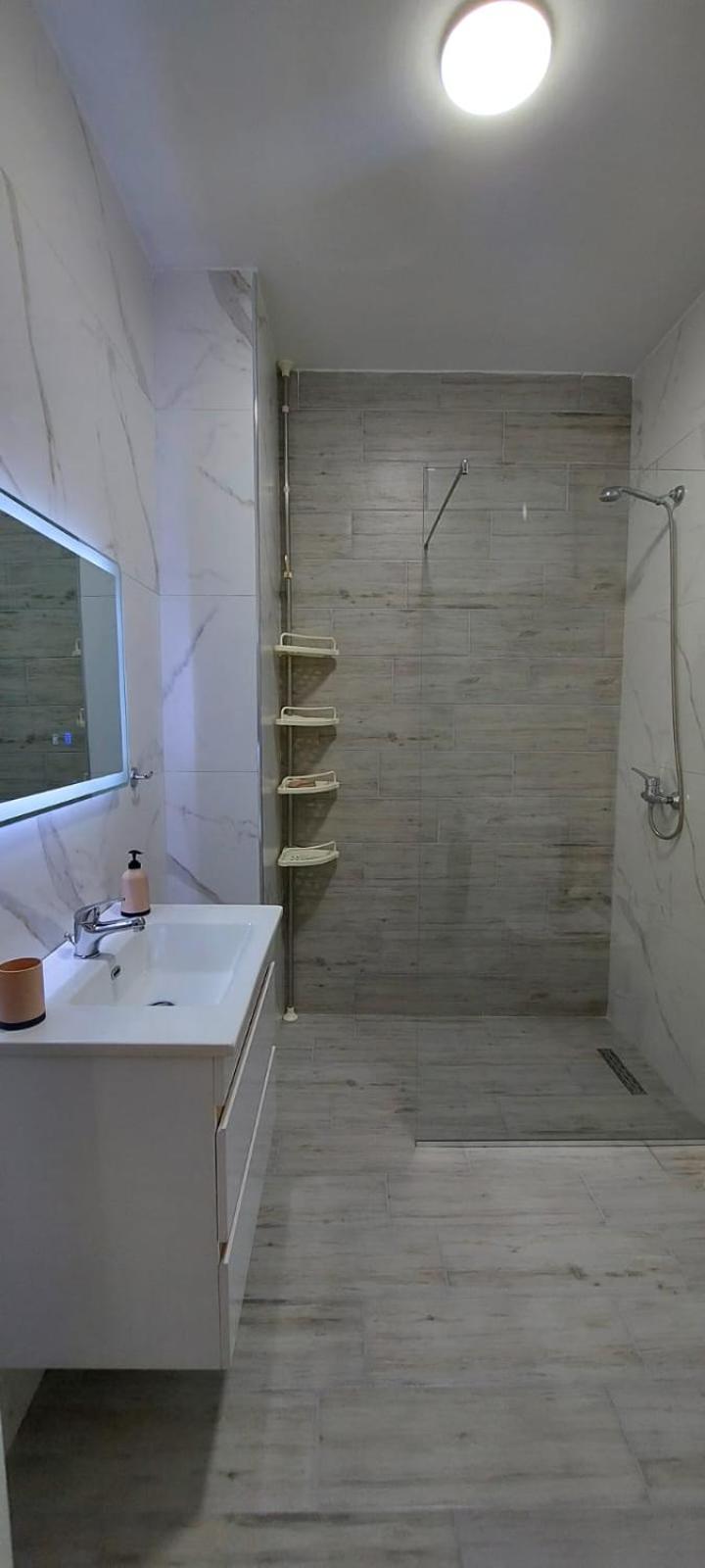 Vaso apartment, Qerret