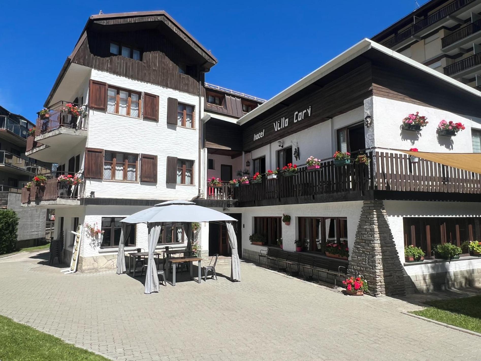Hotel Villa Cary view 2