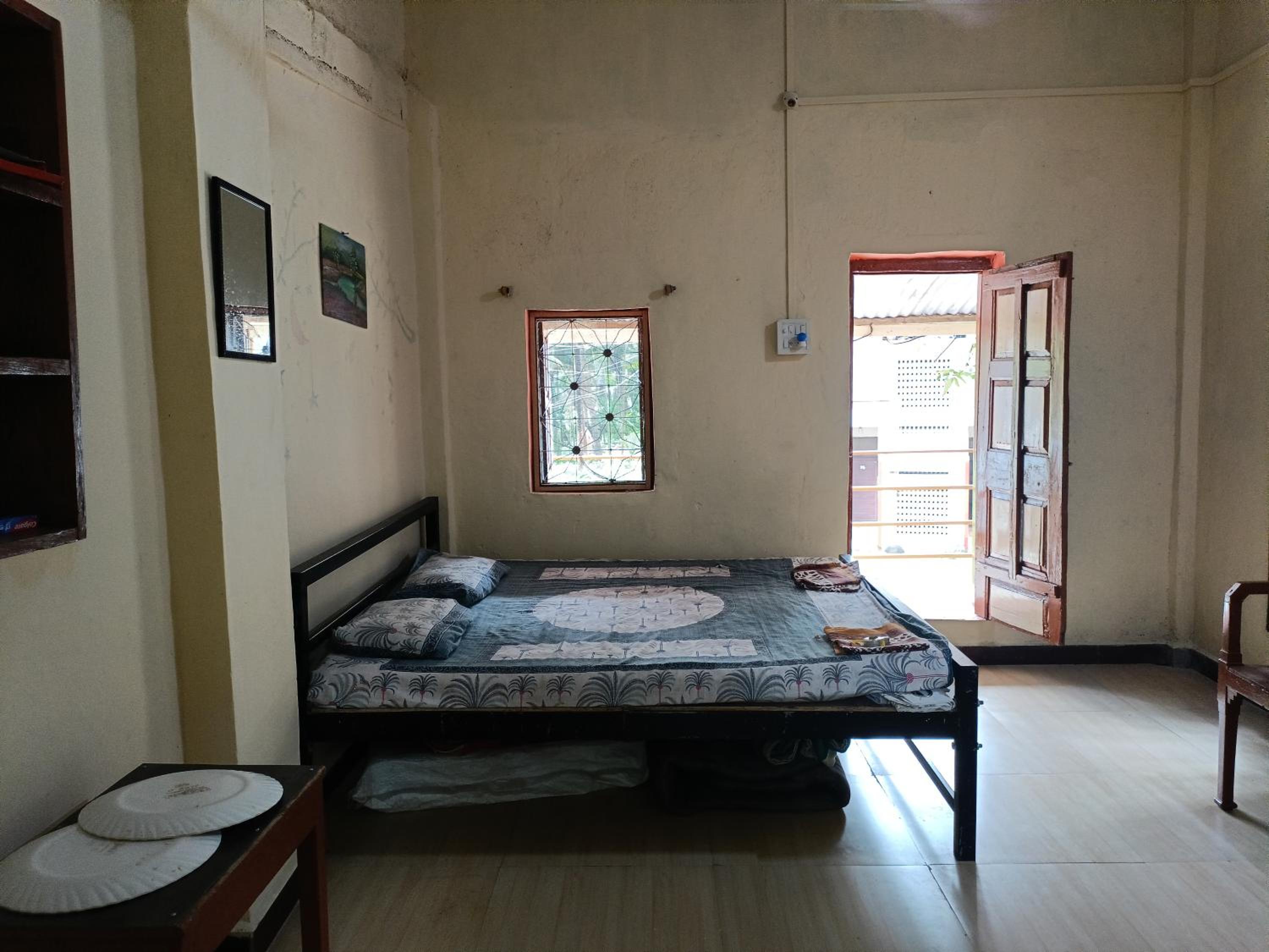 Parvati Niwas Homestay -5 Mins walking frm Revdanda Beach & Fort -Free Wifi & Coolers