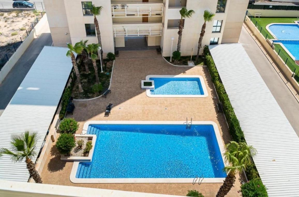 Beautiful sea view apartment close to beach with pool