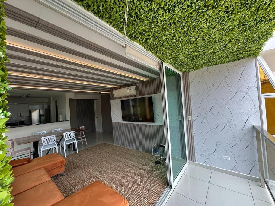 3B - Simply Fabulous - 4BR Apartment! view 4
