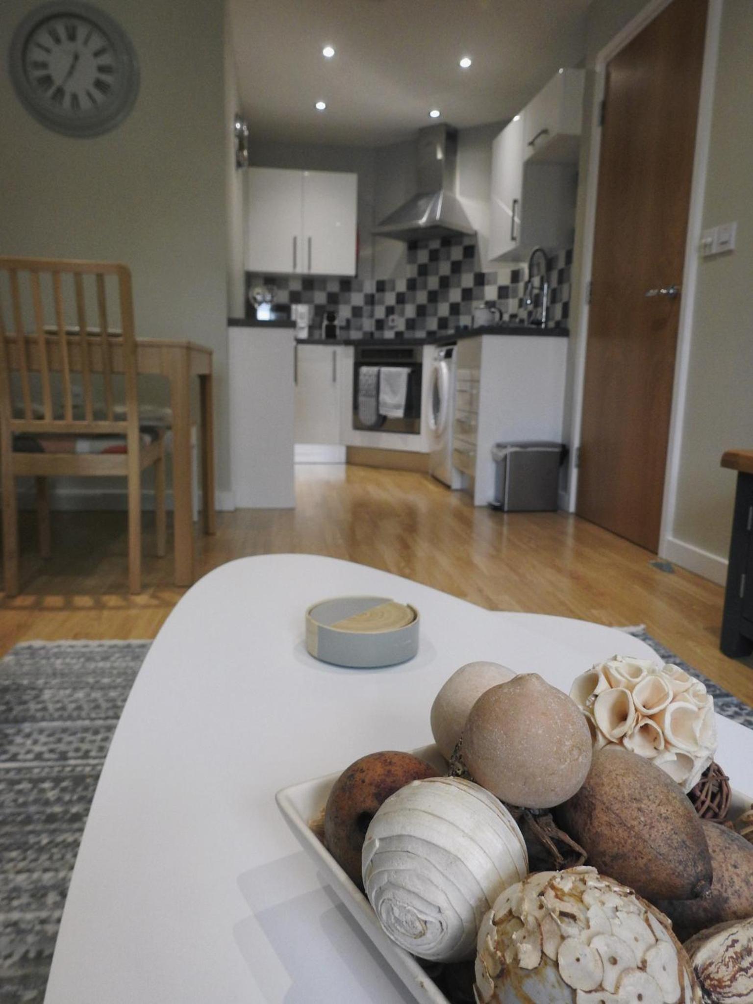 Stylish Modern Apartment with Parking view 2