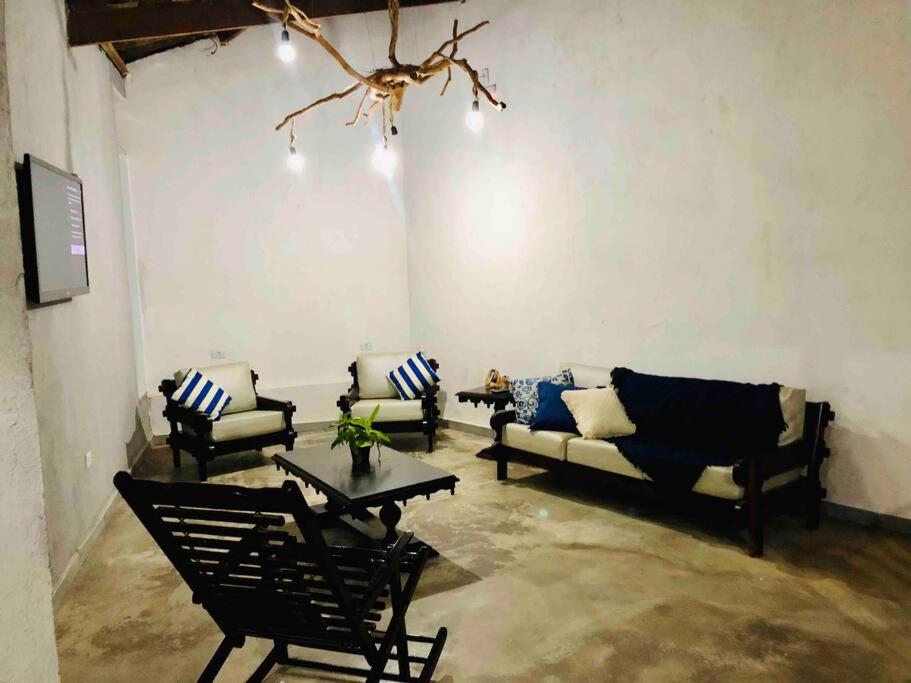 Nossa casa Milagres casa única com 8 suítes