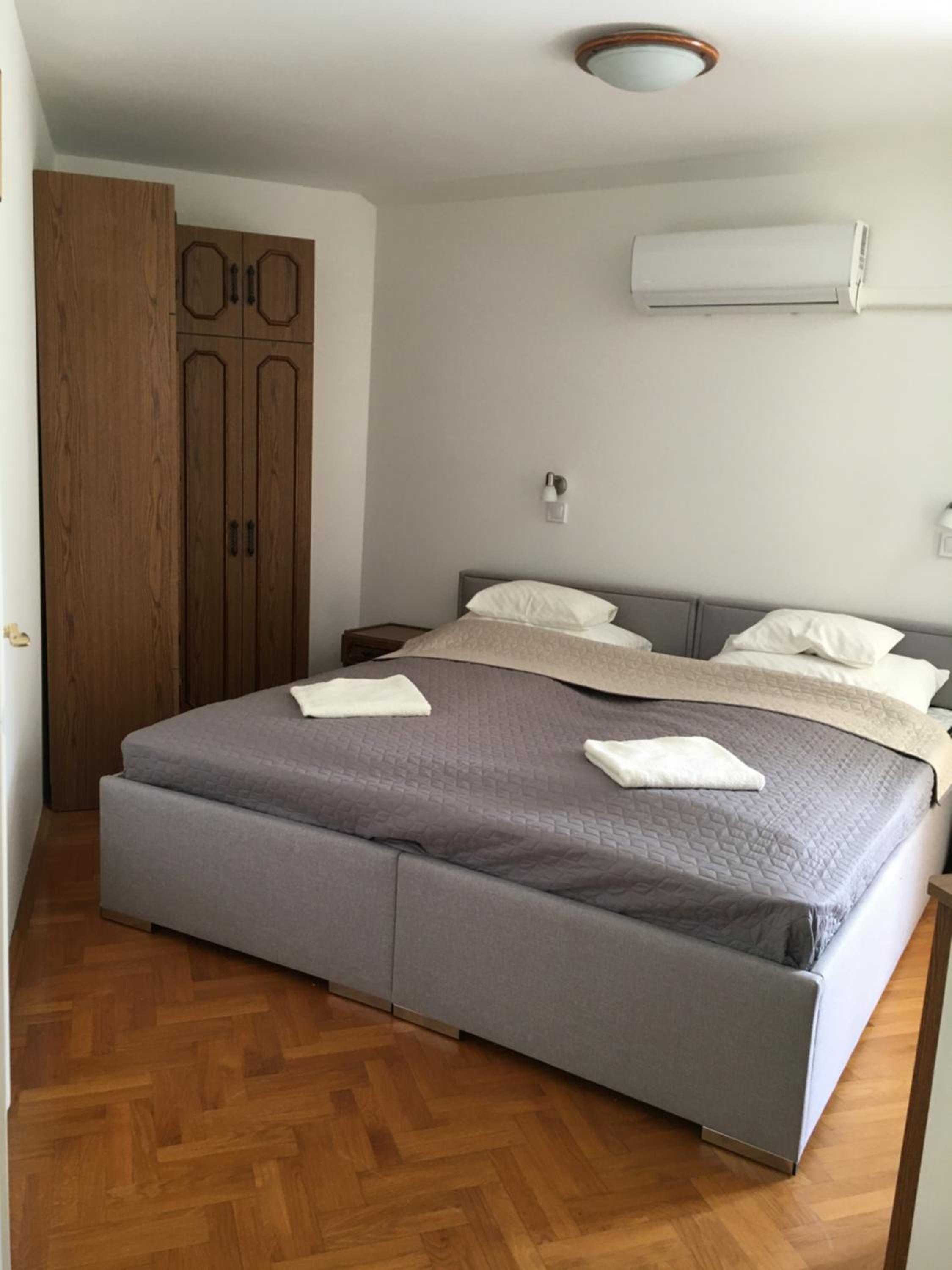 Enter Apartmanház