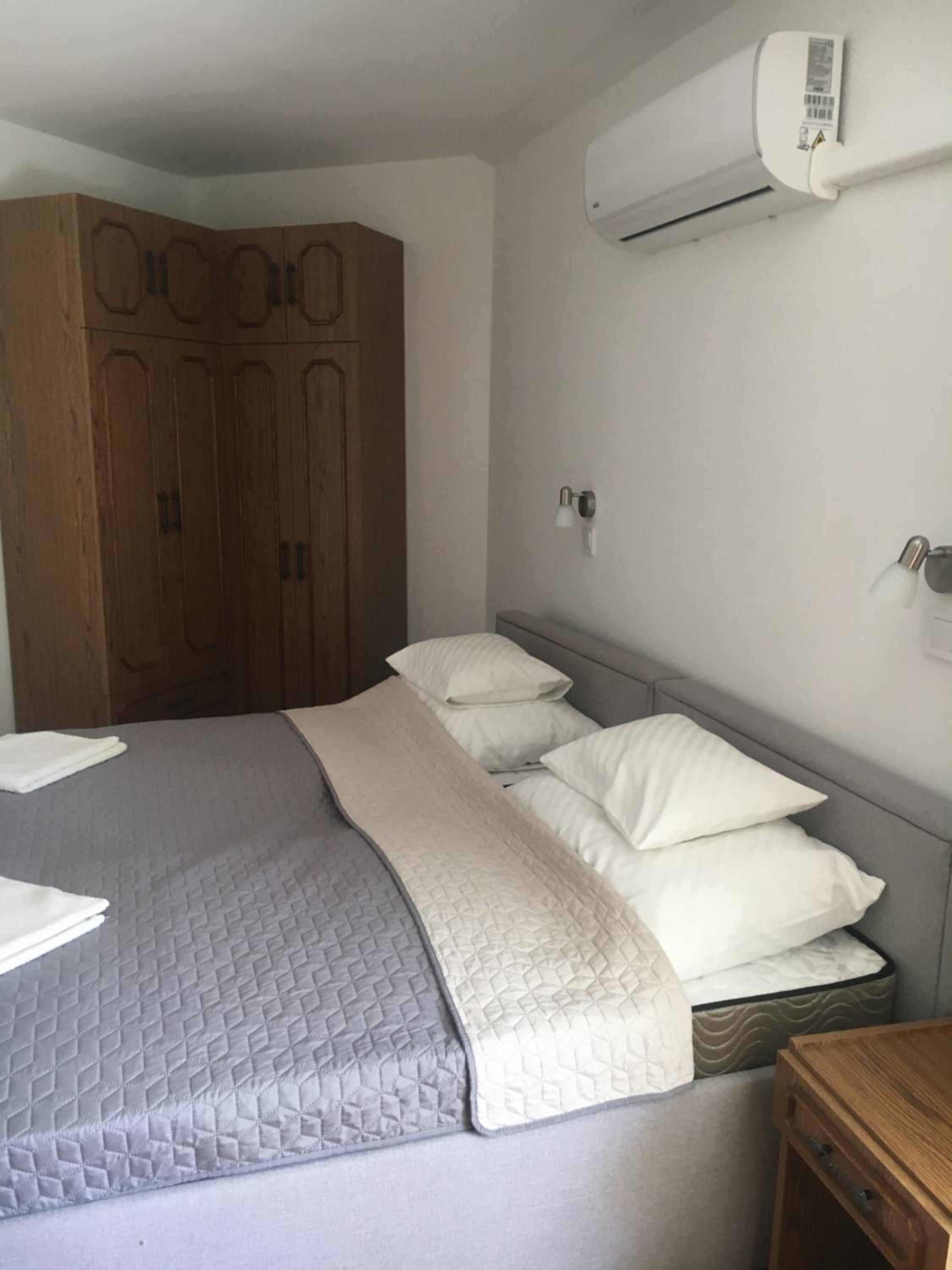 Enter Apartmanház