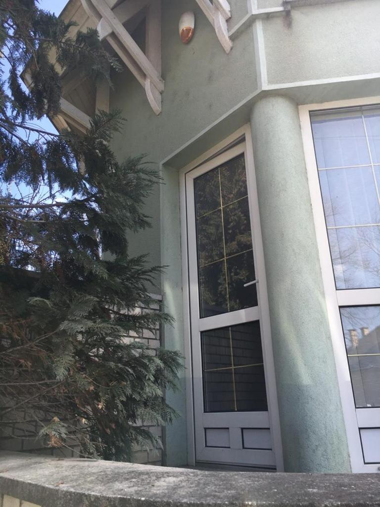 Enter Apartmanház