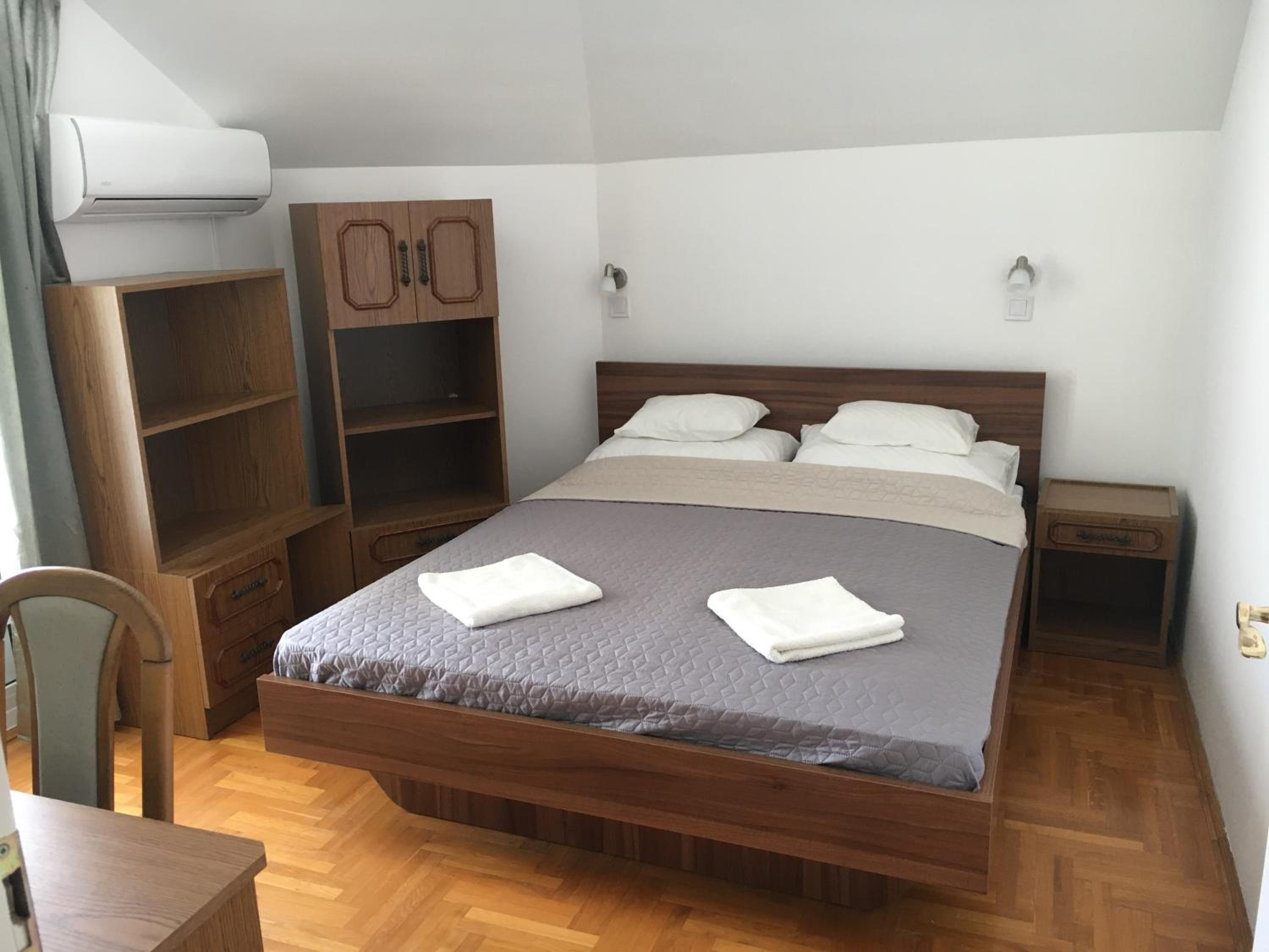 Enter Apartmanház