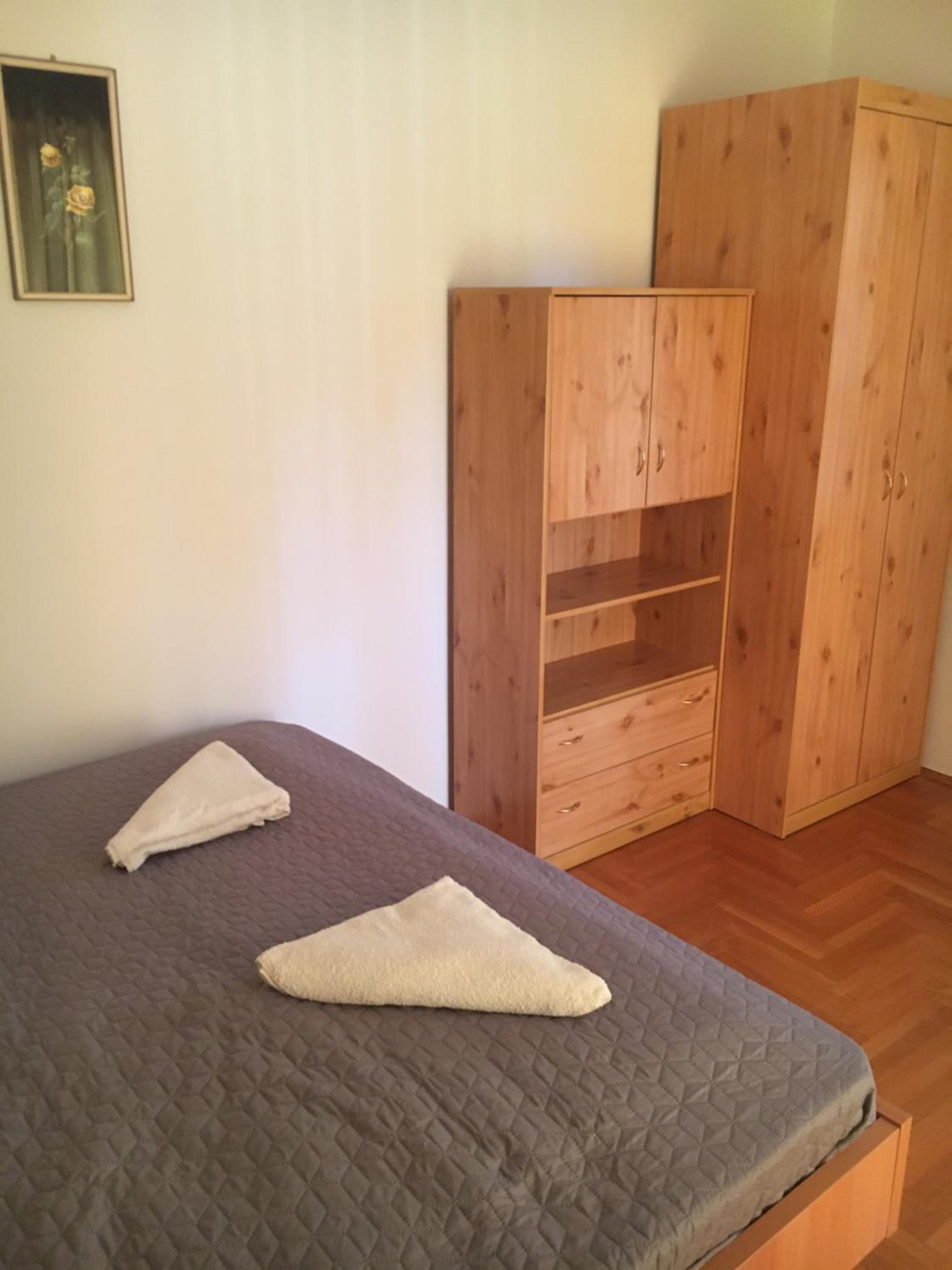 Enter Apartmanház
