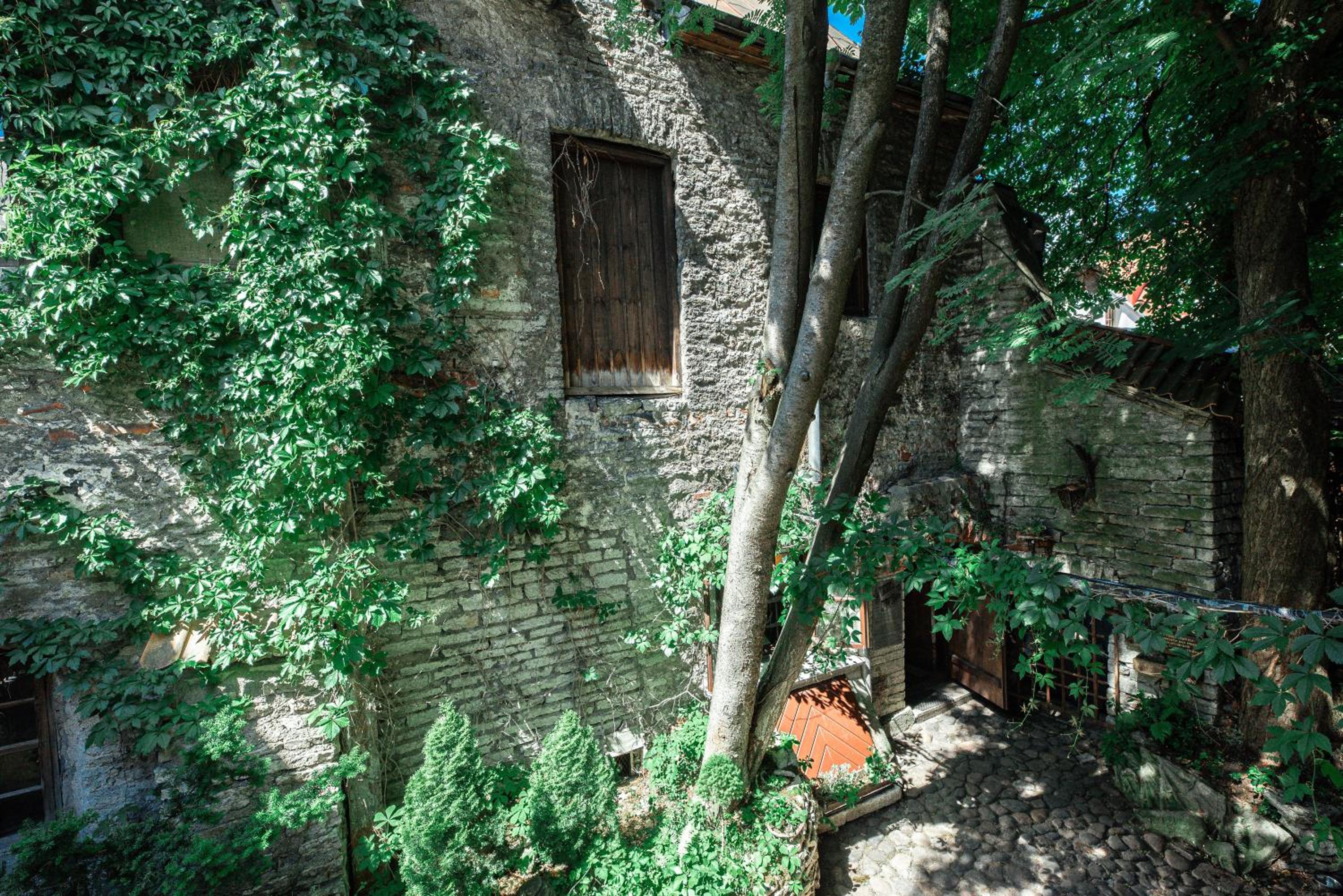 AirHome - Old Dominican Monastery