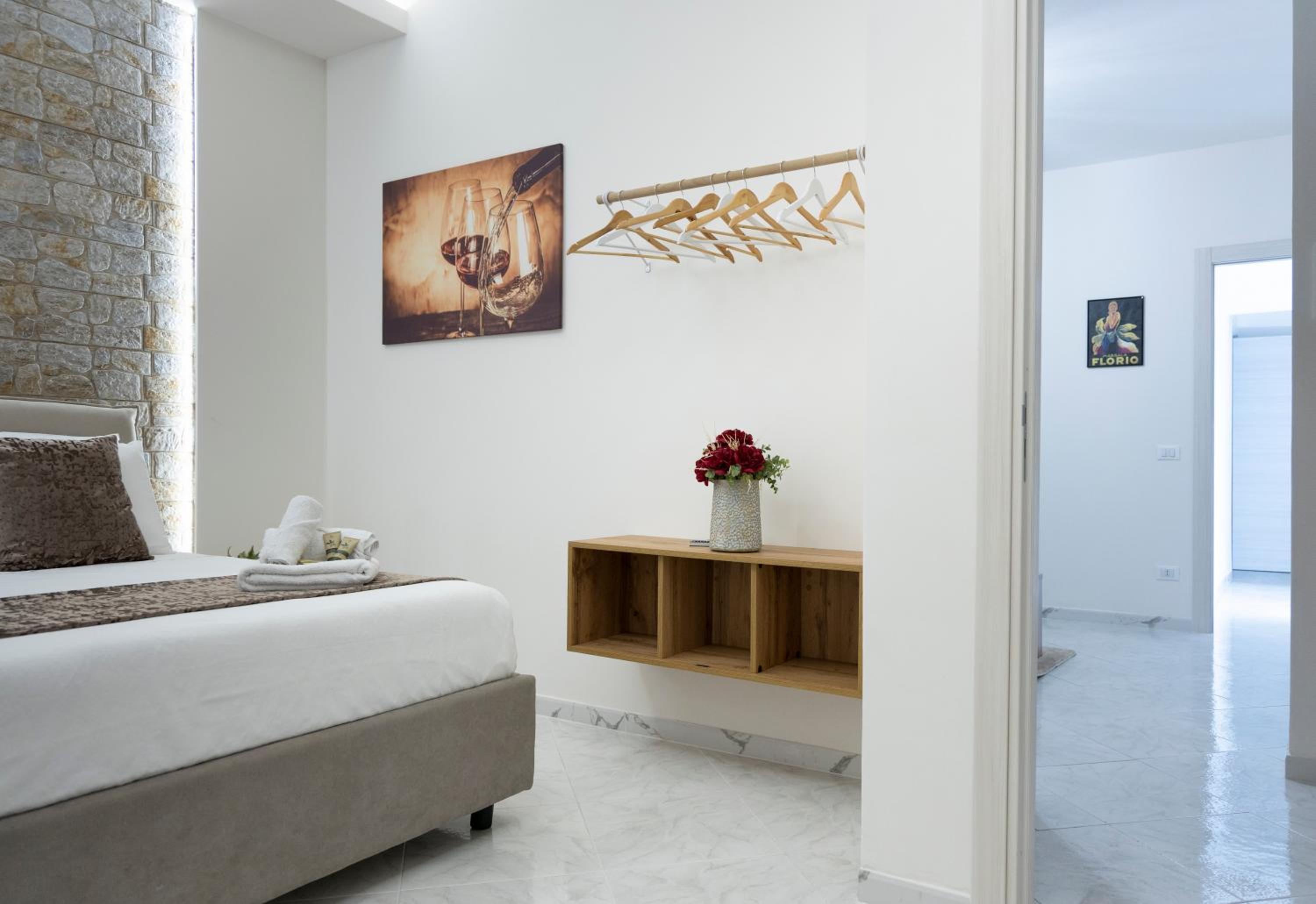 Flori's Apartment-Room Wi-fi-Parcheggio gratuito view 3