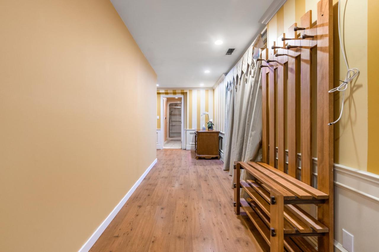 Charming Retreat on Cypress Street, Your Home Away from Home