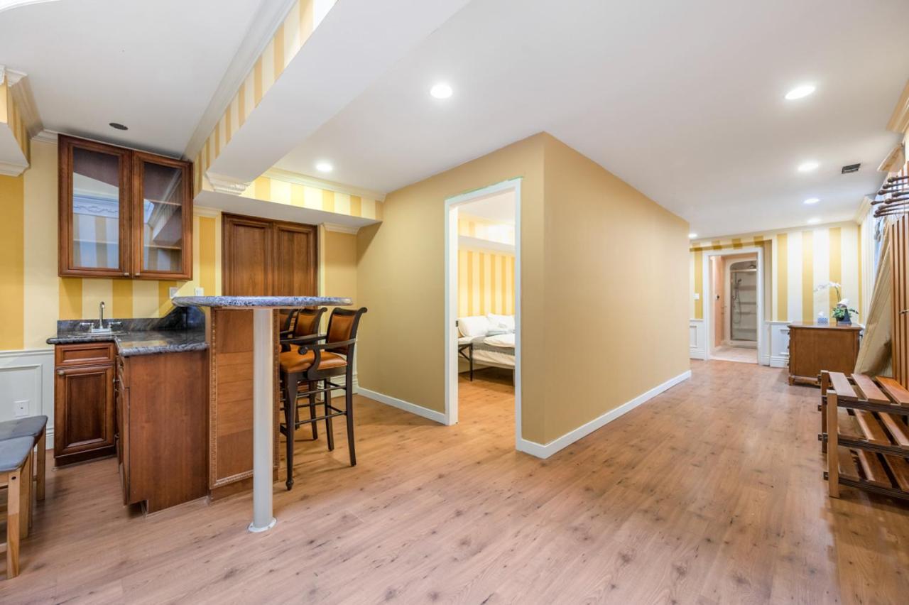Charming Retreat on Cypress Street, Your Home Away from Home