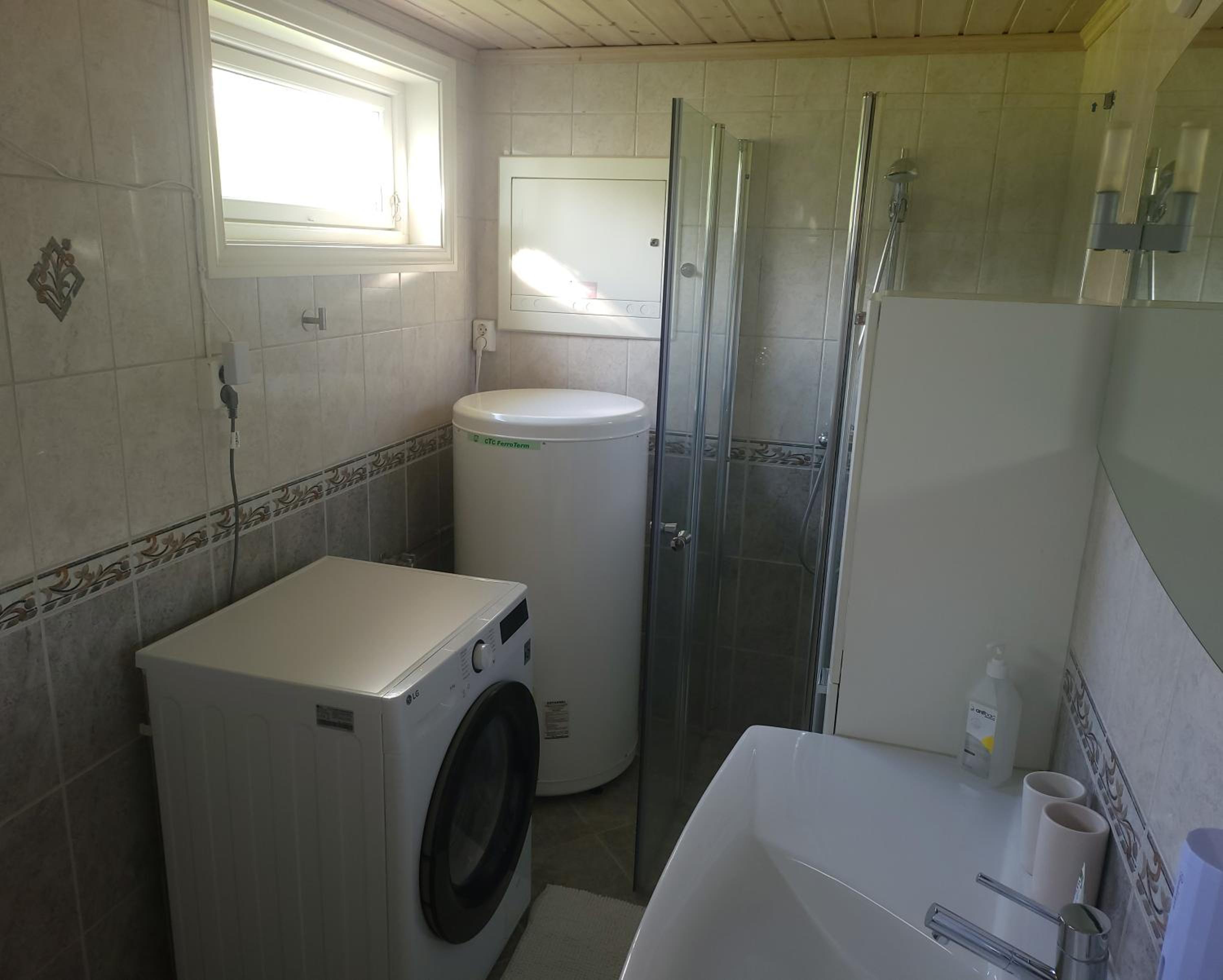Photo 6