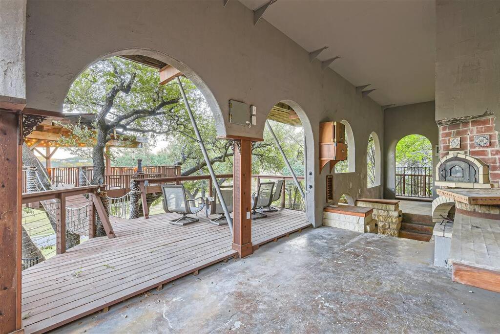 Lakeside 3BR Cabin With Spacious Patio and Gameroom