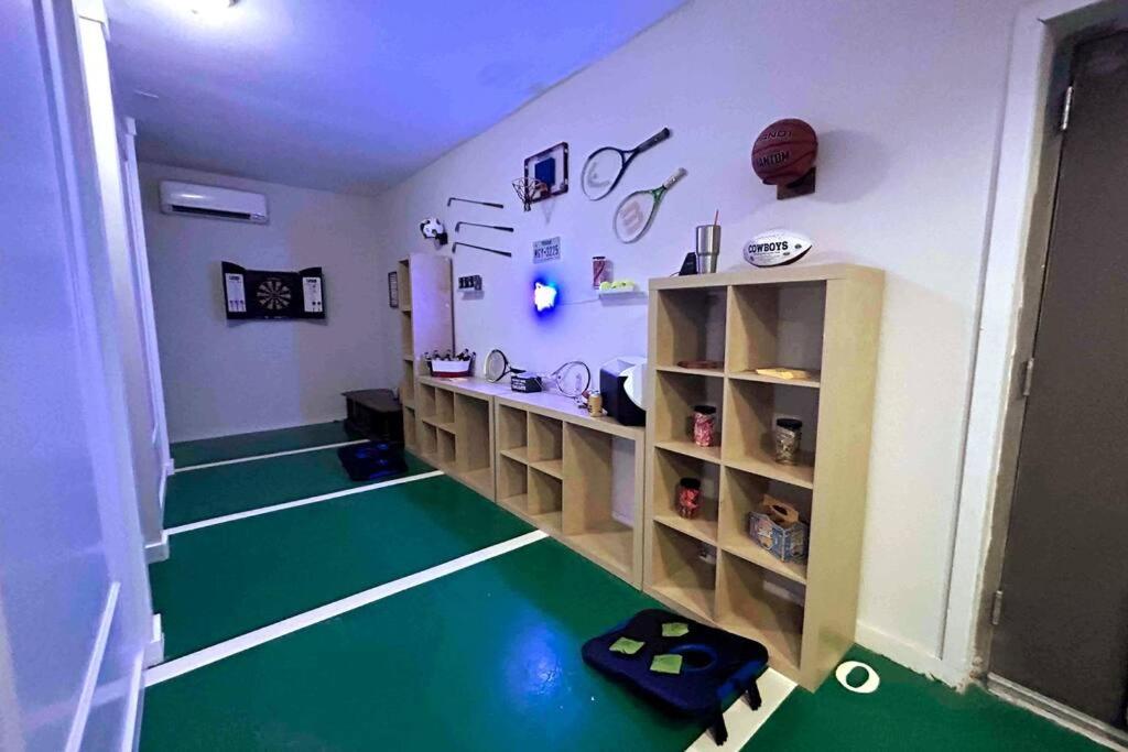 Lakeside 3BR Cabin With Spacious Patio and Gameroom