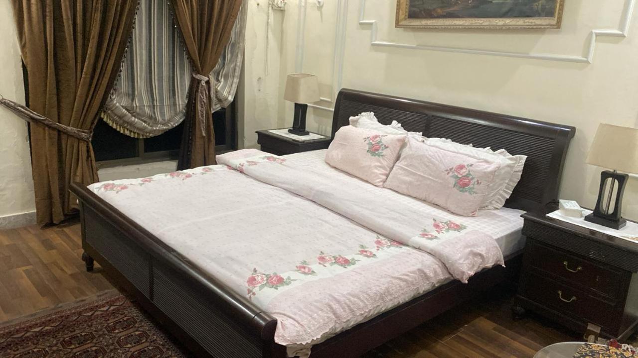 Royal Exective Suit F 8 Islamabad view 4