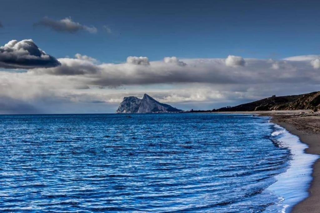 Alcaidesa con vistas panorámicas al mar