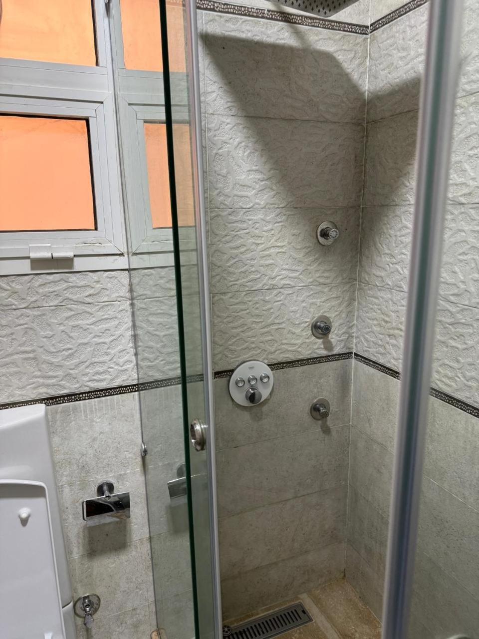 Ultra modern & cozy 2BD apartment view 4