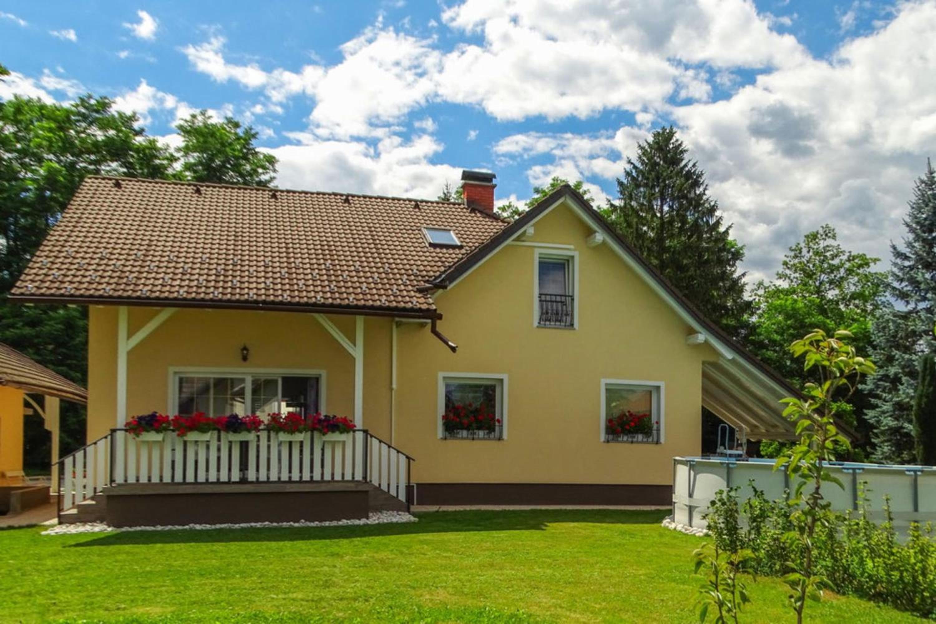 Villa Cujez With Sauna And Pool - Happy Rentals view 2