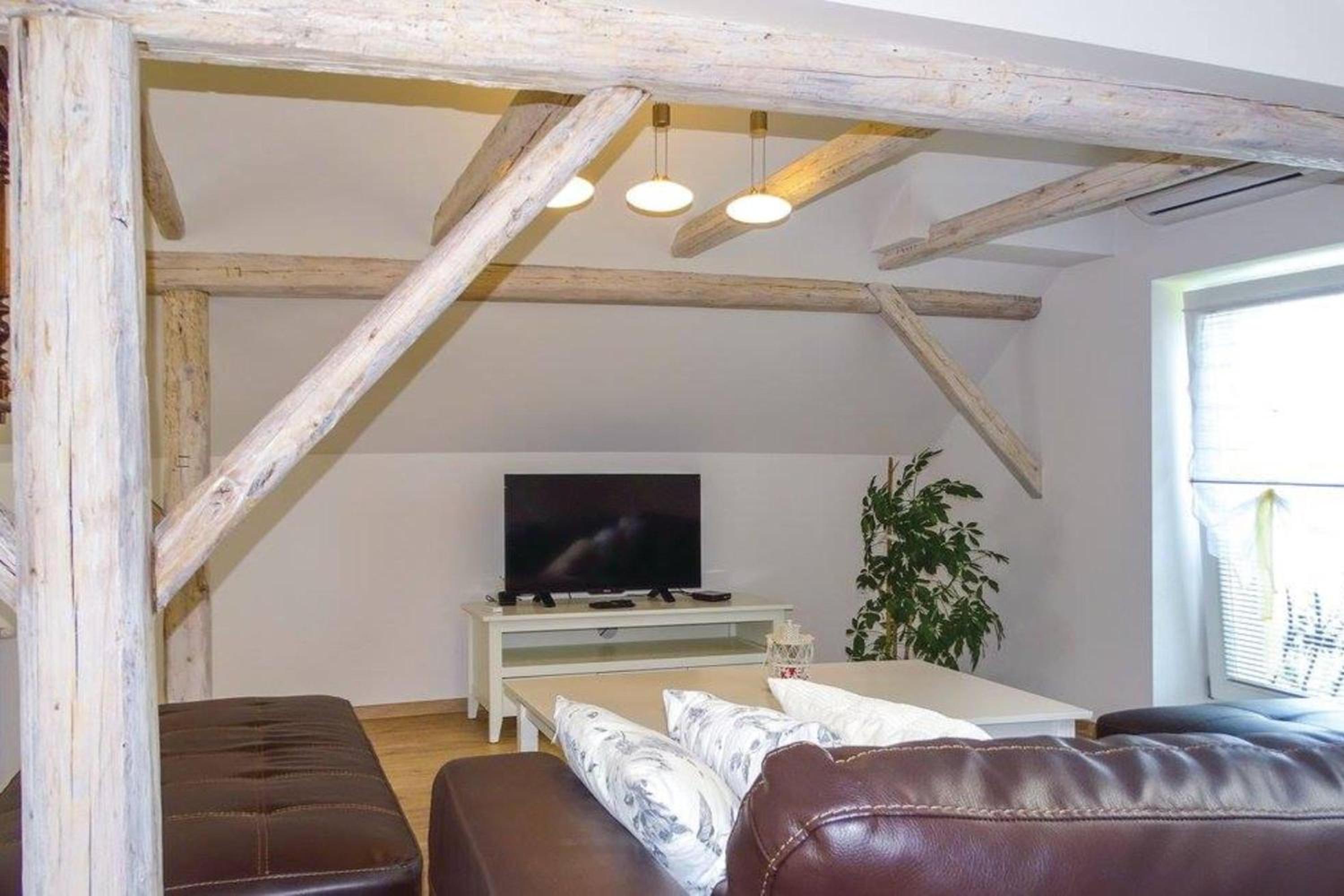 Villa Cujez With Sauna And Pool - Happy Rentals view 5