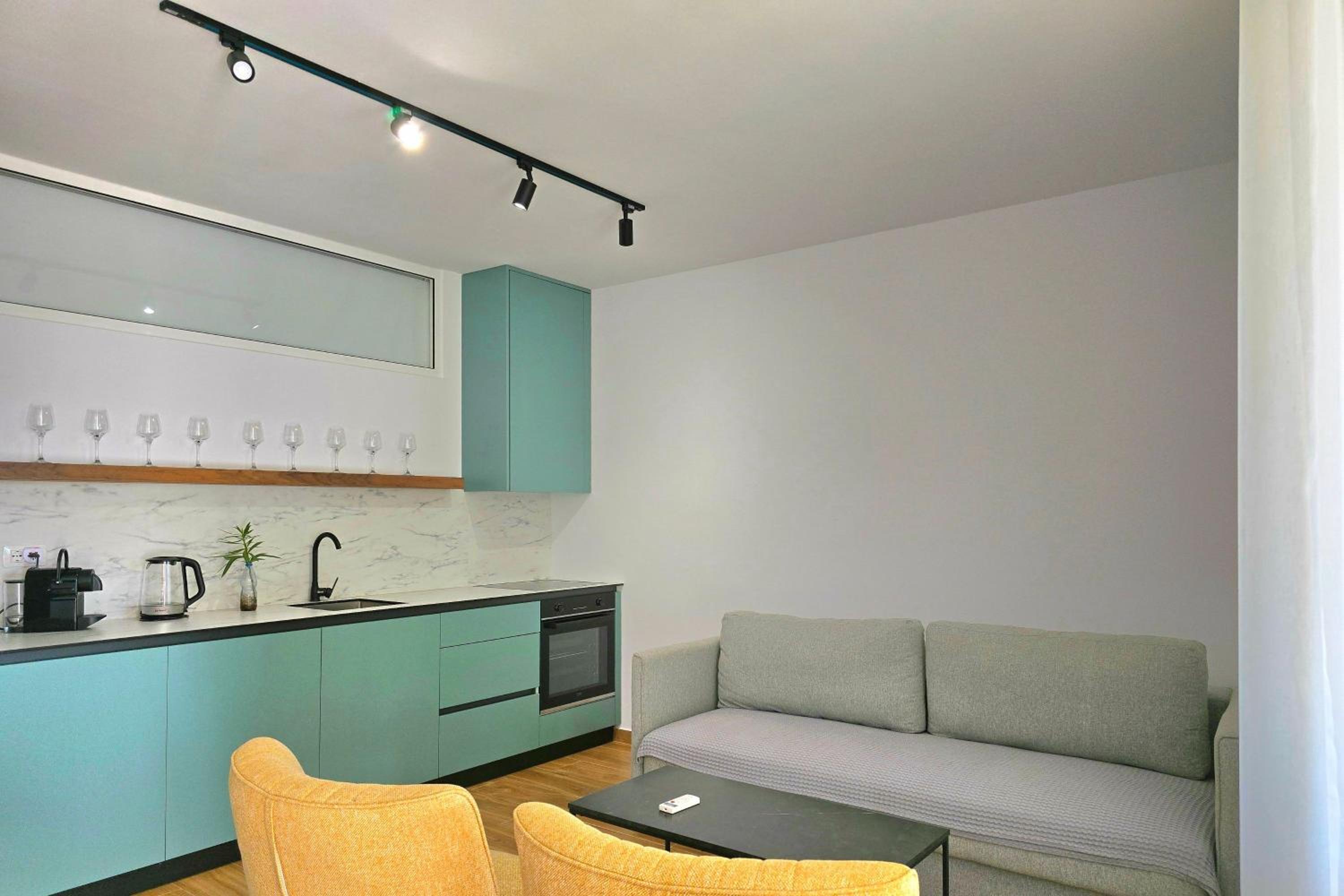 Aqua Bliss Apartment 296 - Happy Rentals