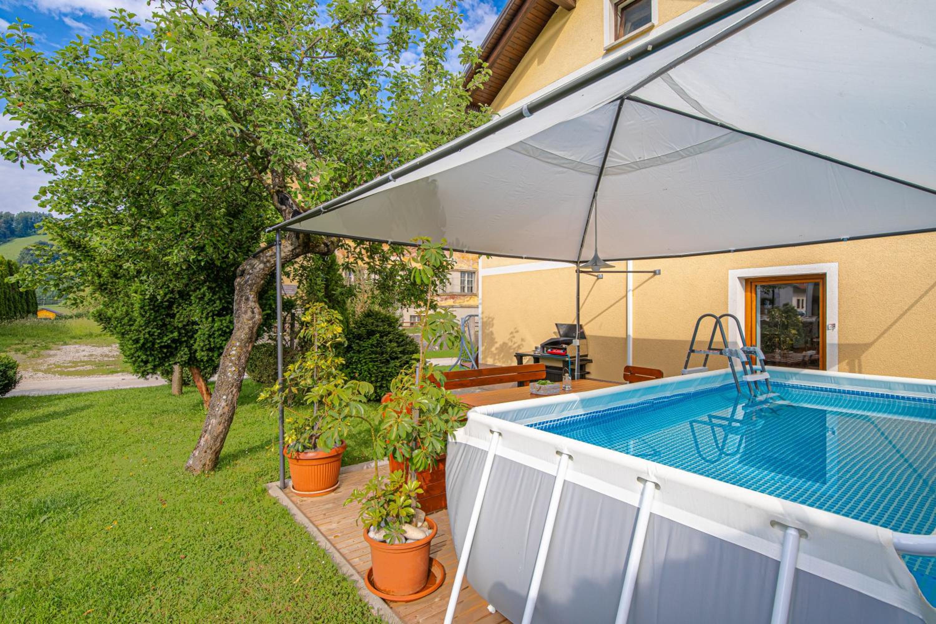 House Dijana With Pool - Happy Rentals view 2