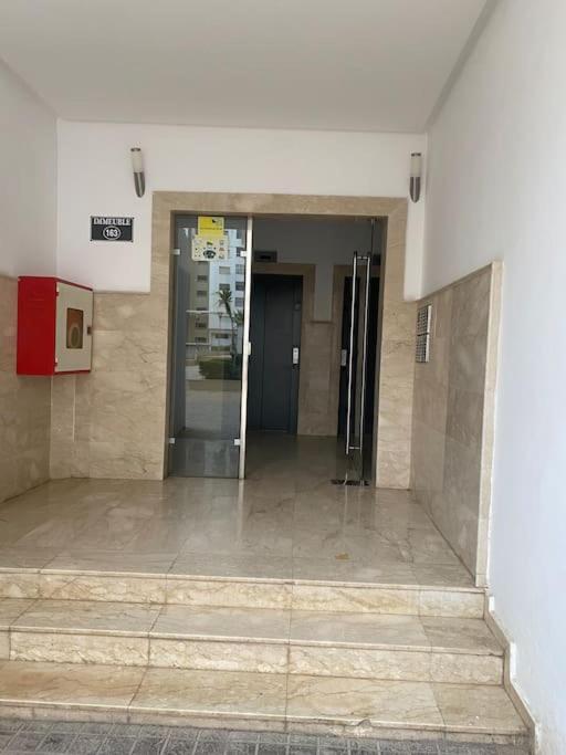 Appart ensoleillé avec 2 balcons vu piscine view 2