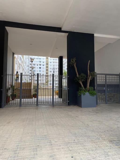 Appart ensoleillé avec 2 balcons vu piscine view 3