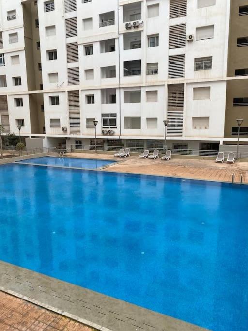 Appart ensoleillé avec 2 balcons vu piscine view 4