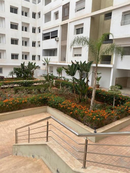Appart ensoleillé avec 2 balcons vu piscine view 5