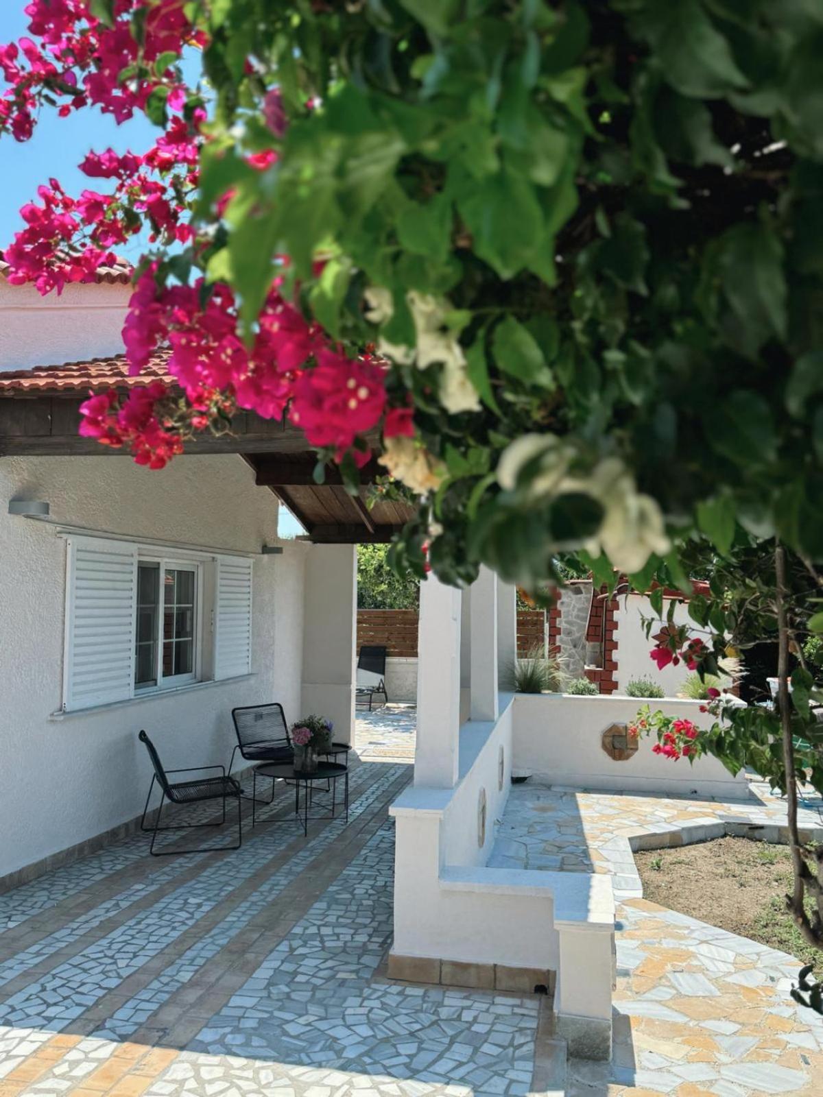 Nereid Bungalow
