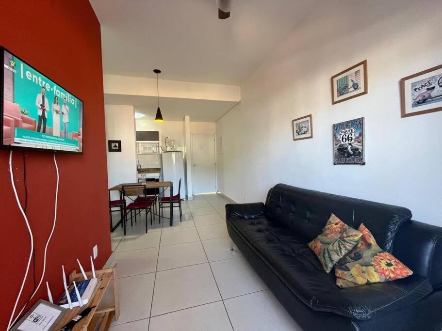 Apartamento em Ubatuba! A 100m da praia das Toninhas!