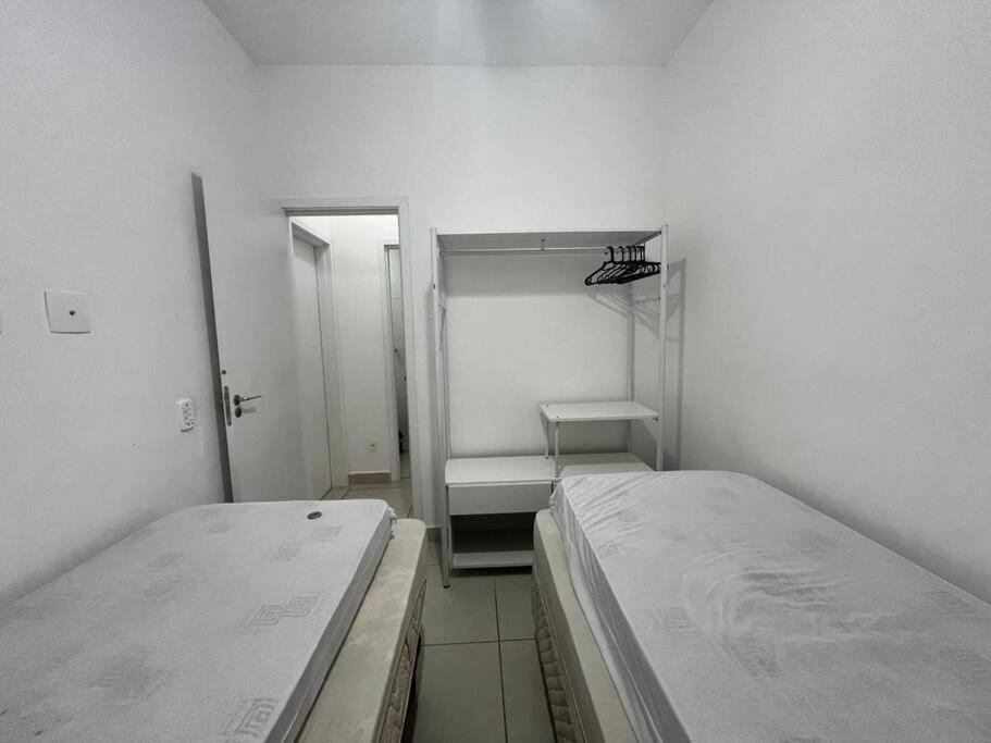 Apartamento em Ubatuba! A 100m da praia das Toninhas!