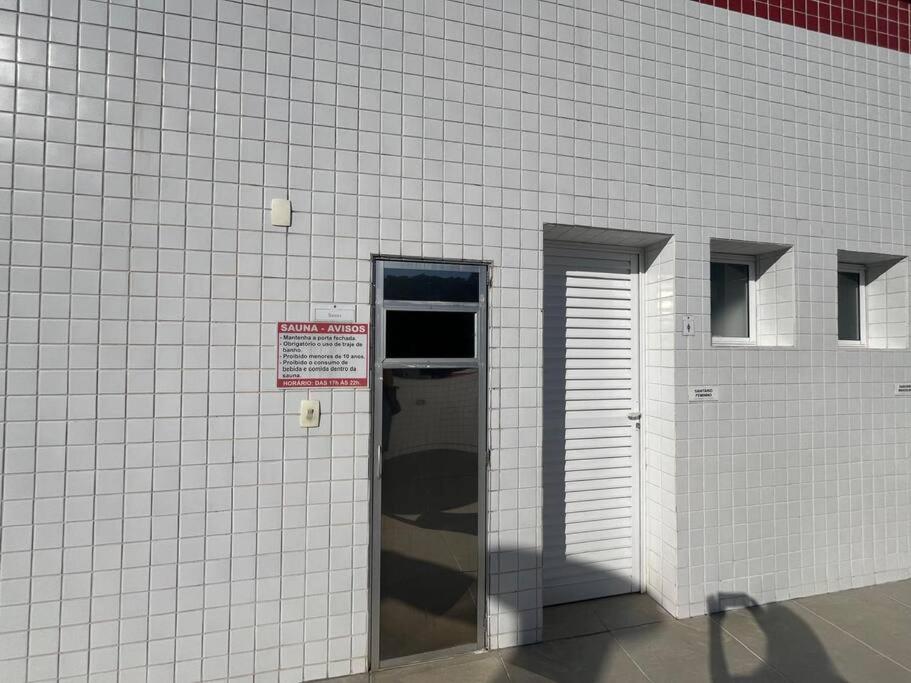 Apartamento em Ubatuba! A 100m da praia das Toninhas!