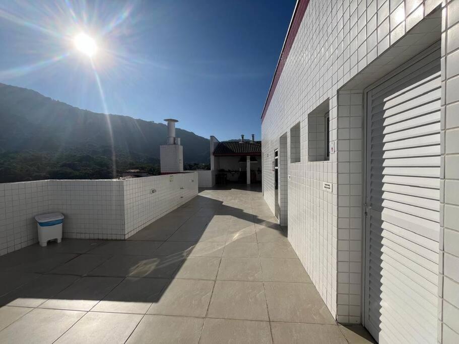 Apartamento em Ubatuba! A 100m da praia das Toninhas!