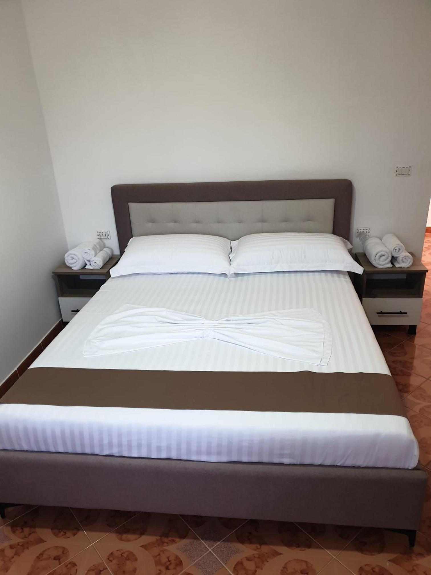 Centre Vlore Guest House