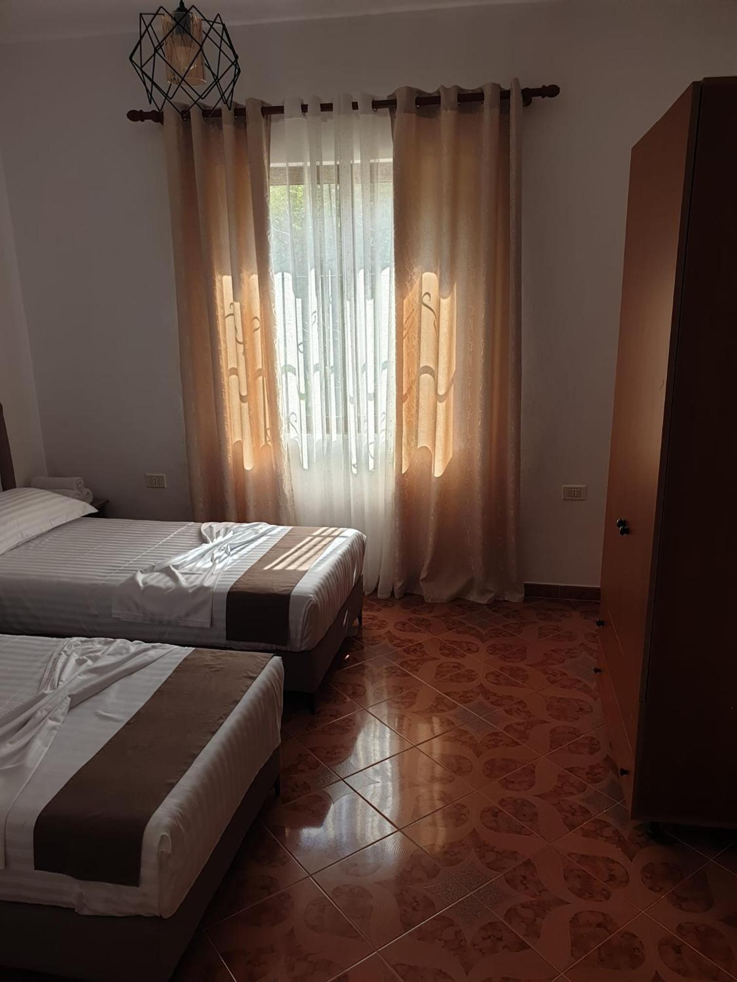 Centre Vlore Guest House