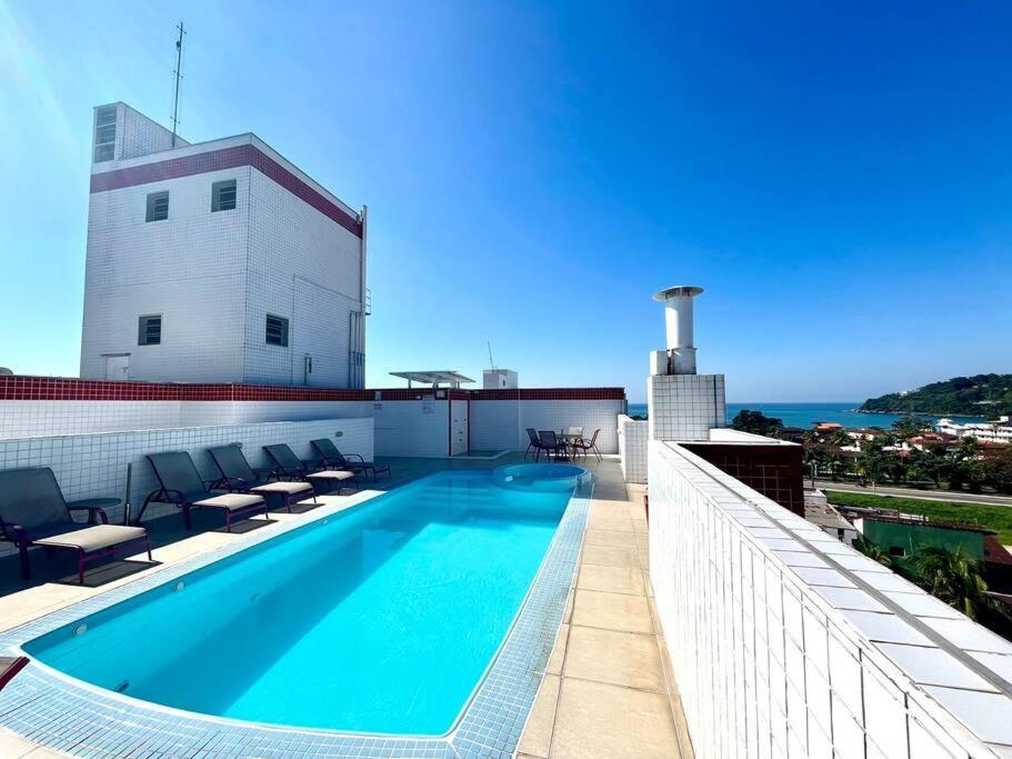 Apartamento em Ubatuba! A 100m da praia das Toninhas!