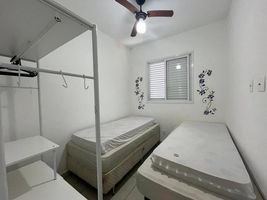 Apartamento em Ubatuba! A 100m da praia das Toninhas!