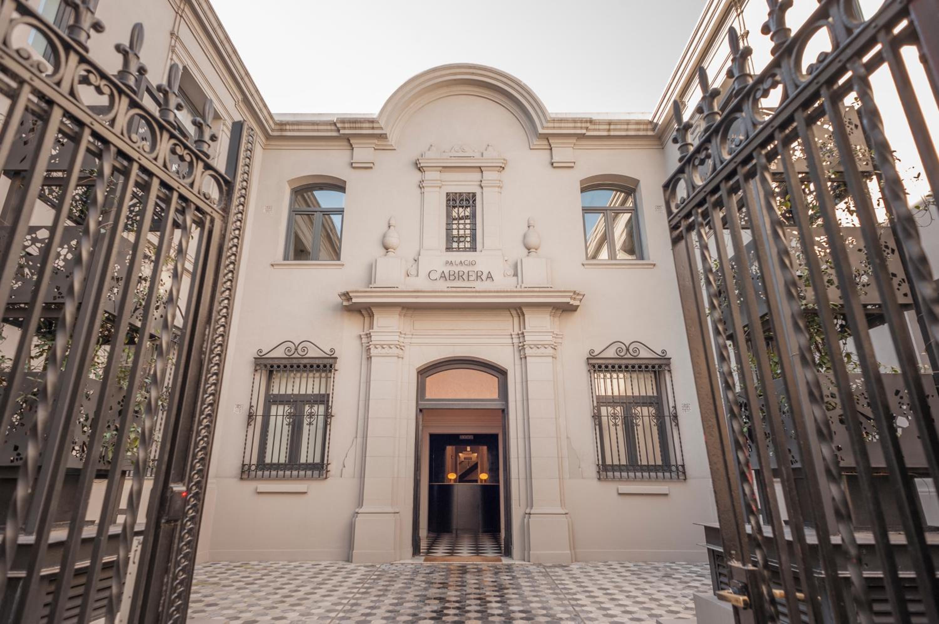 Lovely Premium Apt en Palacio Cabrera powered by Argenhost PC113
